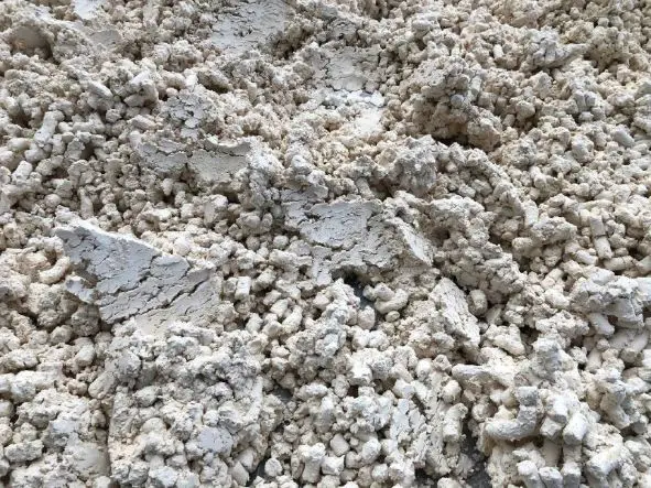 Low Moisture Low Price High Quality High Grade Raw Semi Plastic Malaysian Ball Clay for Ceramic Manufacture and Industry