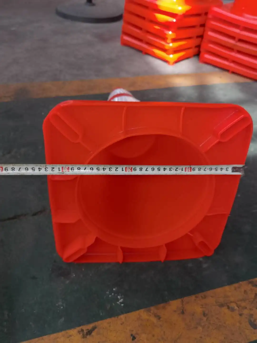 70cm 28inch Wholesale Conos de trafico Green PVC Rubber Traffic Cone for Road Safety