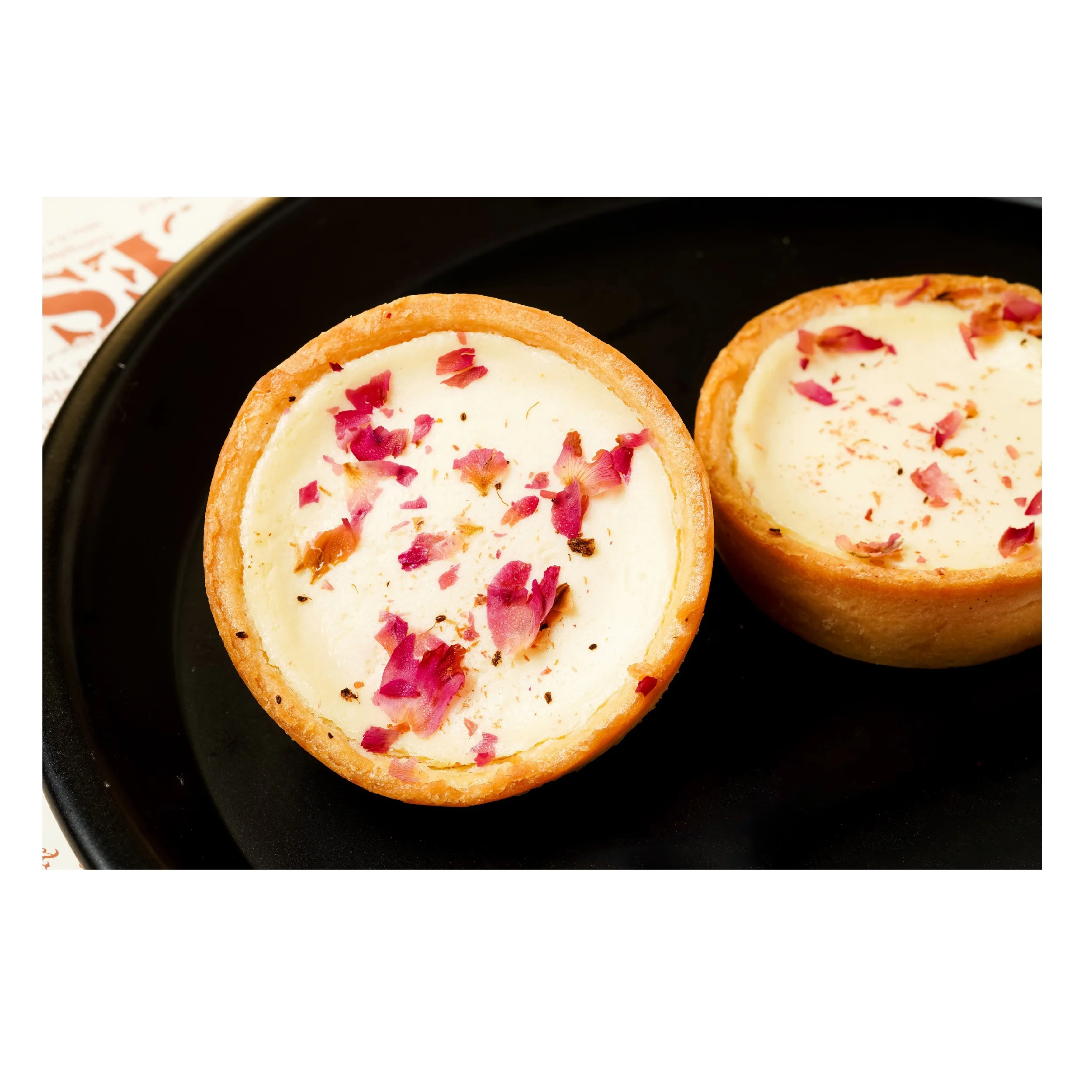 Вкусный десерт, сладкий розовый и лимонный сыр, тарелка, кремовая текстура, круглая форма, оптовая продажа от вьетнамского бренда