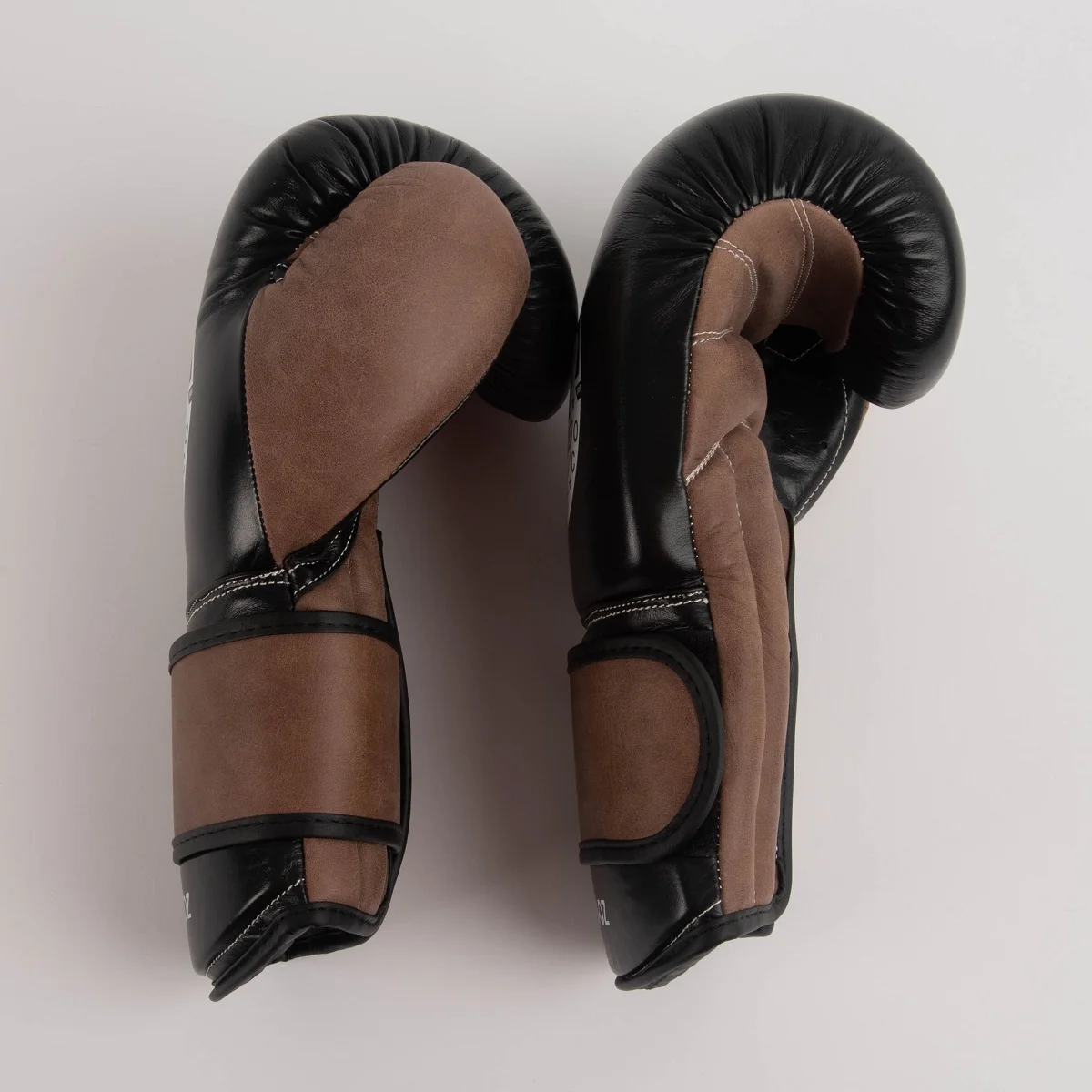 Kickboxing Training Gloves, High Quality Fighting Gloves, MMA Gloves & Custom Boxing Gloves