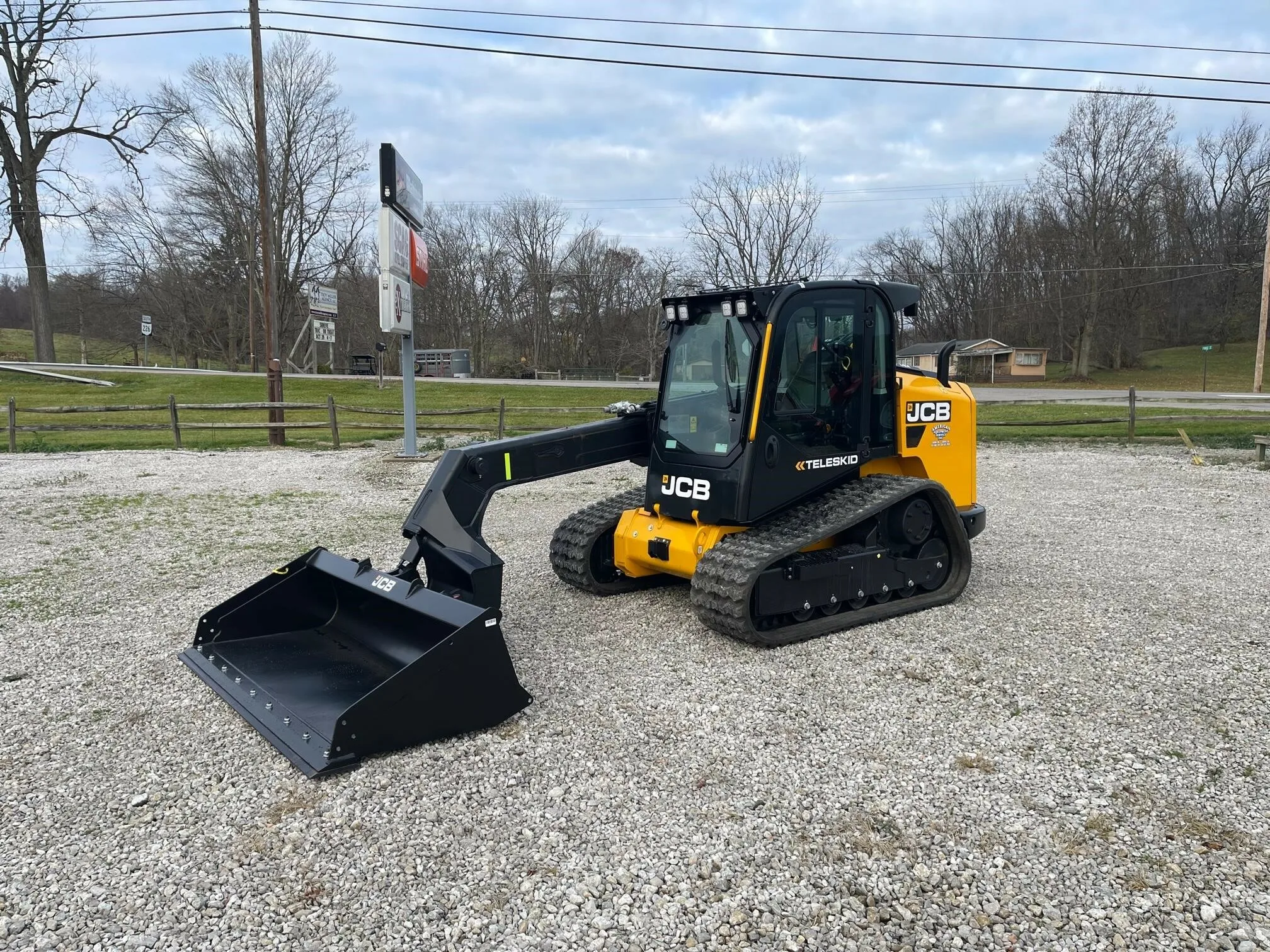 Скидка компактный гусеничный погрузчик JCB 3TS-8T с креплениями для продажи во Флориде