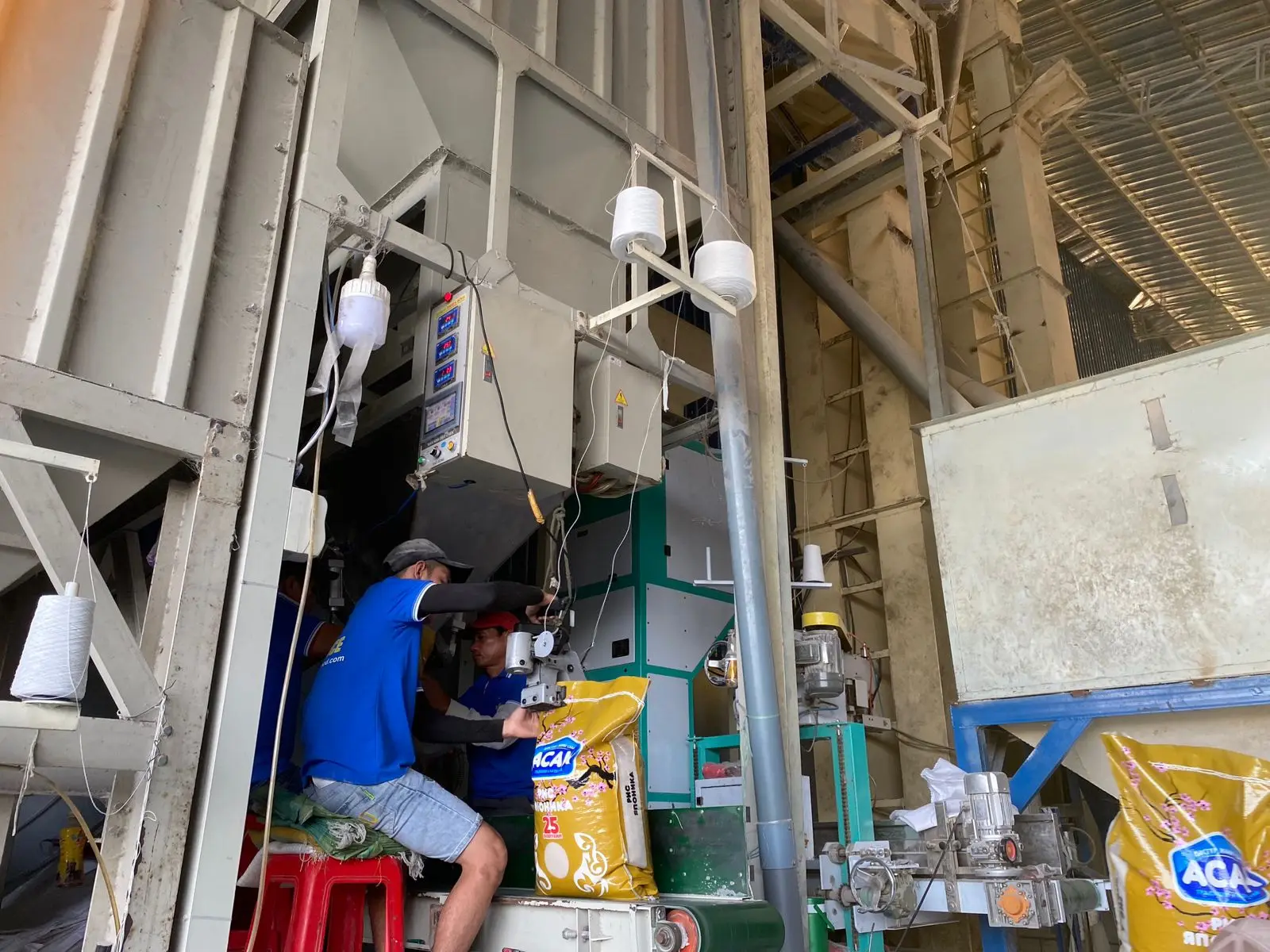 COMPETITIVE PRICE in Vietnam Wholesale JASMINE RICE 5% Broken Rice Cheapest Price from Manufacturer in Vietnam