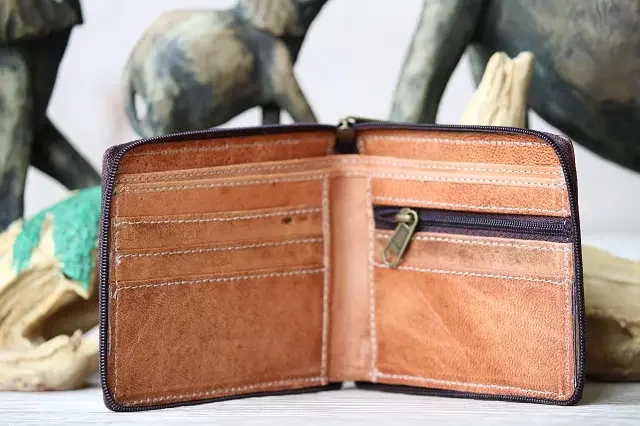 New Arrival Personalized Men Handmade Wallet Card Holder Zipper Closer High Quality Luxury Style Brown Casual Wallet For Sale