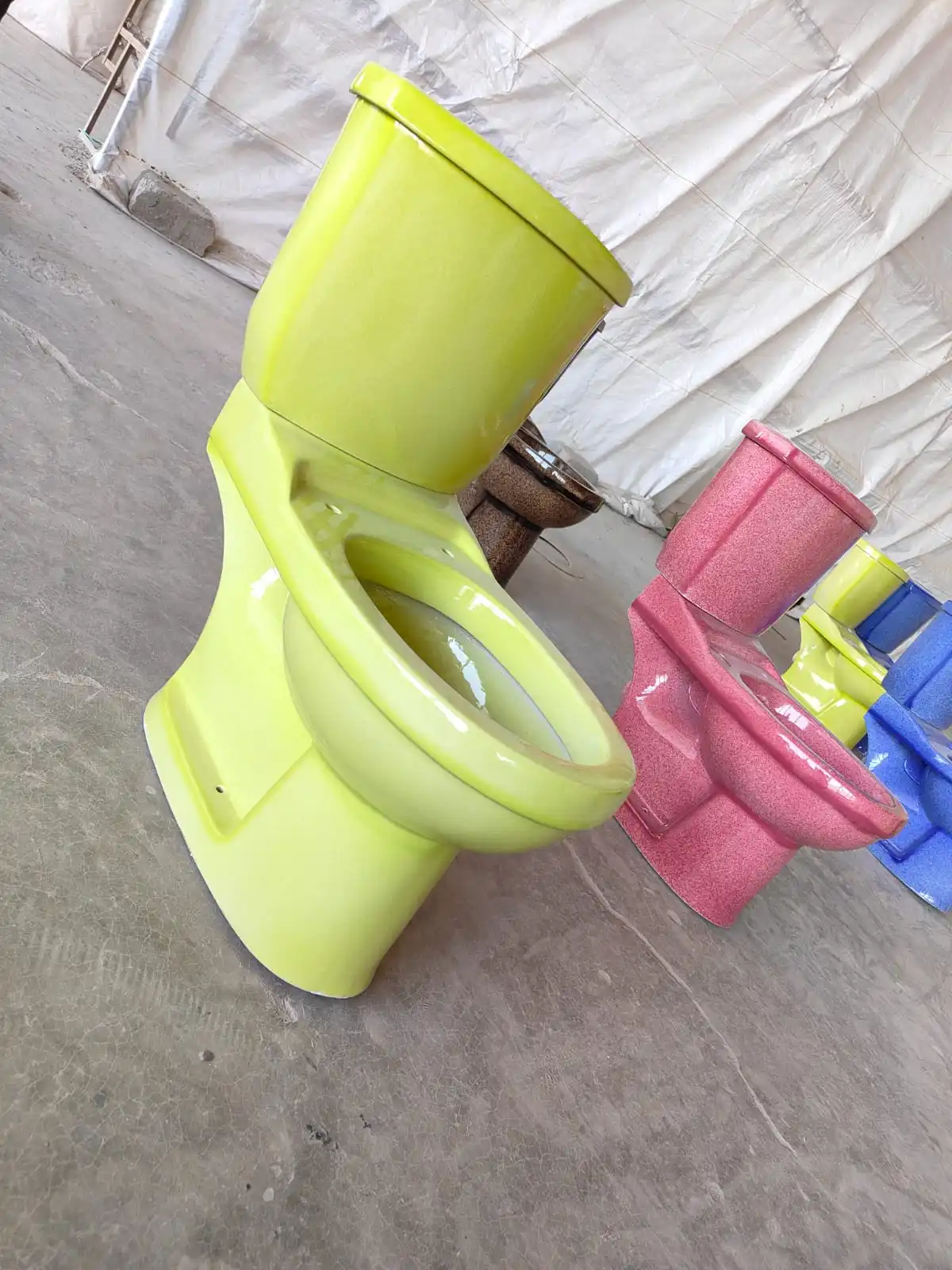 2024 Trendy Aqua EWC Two-Piece Water Closet Ultimate Item for Bathroom with Hydraulic Slow Ceramic Seat Cover Widely Demanded