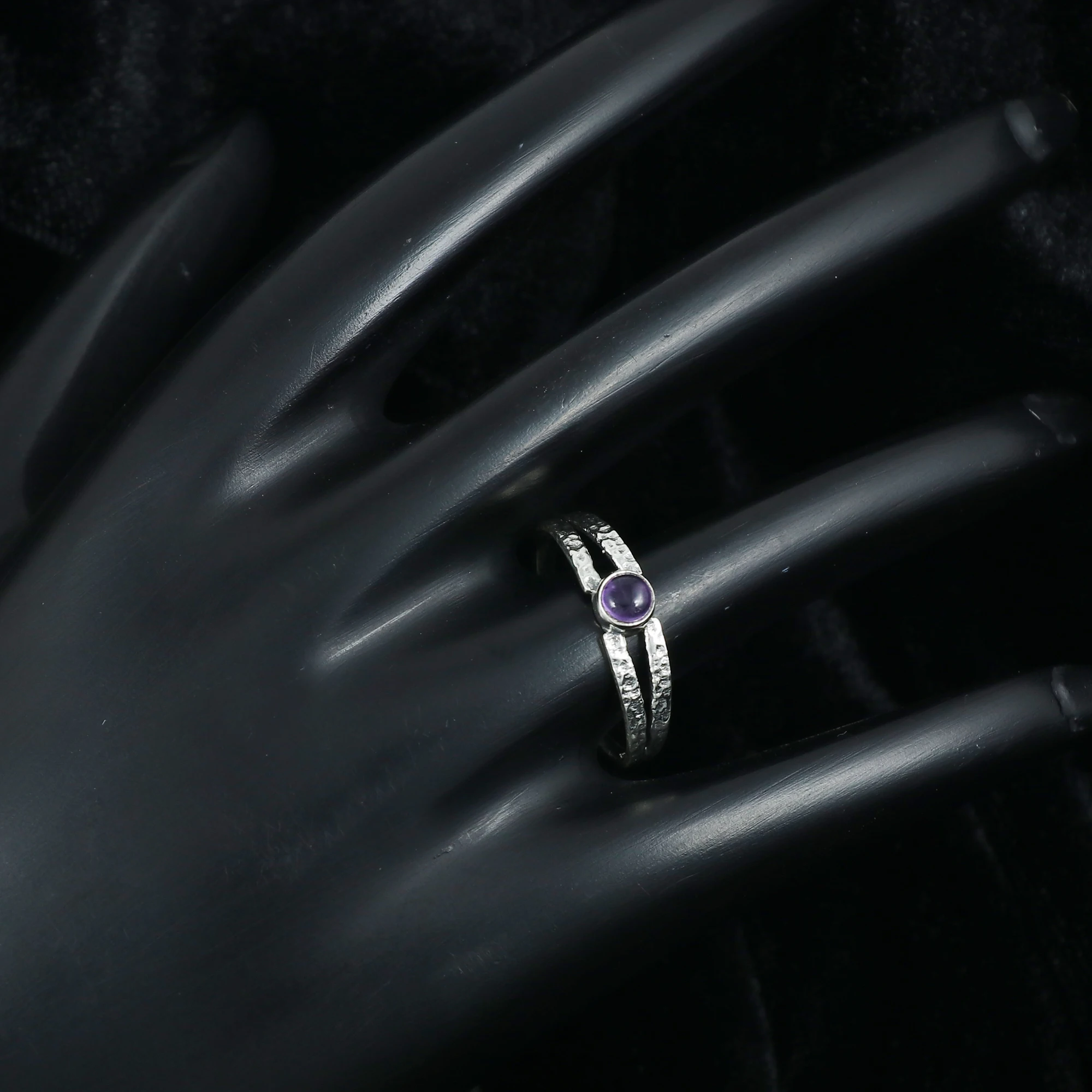 Wholesale 18K Silver Jewelry Eye Ring with Garnet and Natural Gemstones for Weddings and Parties