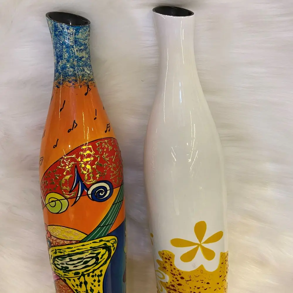 Eco Friendly Nice New Collection Hand Painting Beautiful Lacquered Vase For Displaying Dry Flowers and Home Decoration