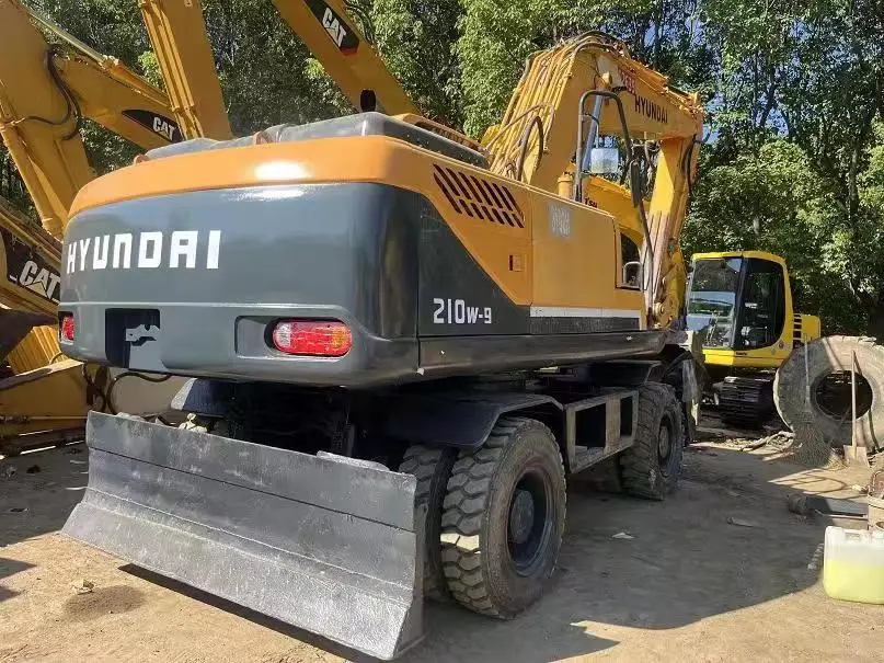Hyundai wheel excavator R210W-9 hydraulic excavator hot selling product in good  condition with best price for hot sale in China