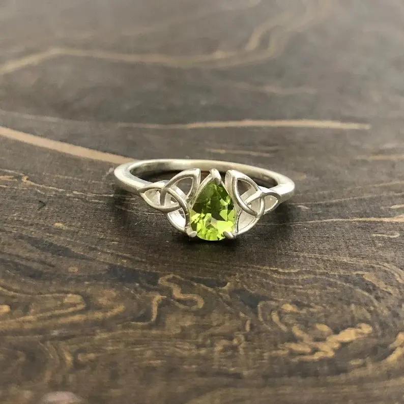 Handcrafted Peridot 925 Sterling Silver Ring Elegant Green Gemstone Jewelry for Women Customizable Sizes and Designs