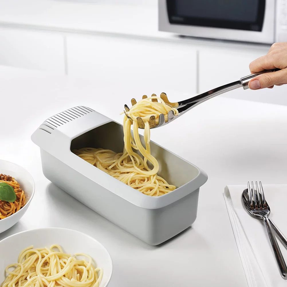 2023 New Bpa Free Microwave Pasta Cooker with Strainer Spaghetti Noodle Cooker