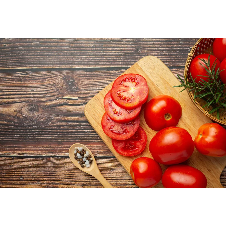 Fresh Tomato with Natural red / Best quality for wholesale / Quick response and cheap price ready to ship from Vietnam