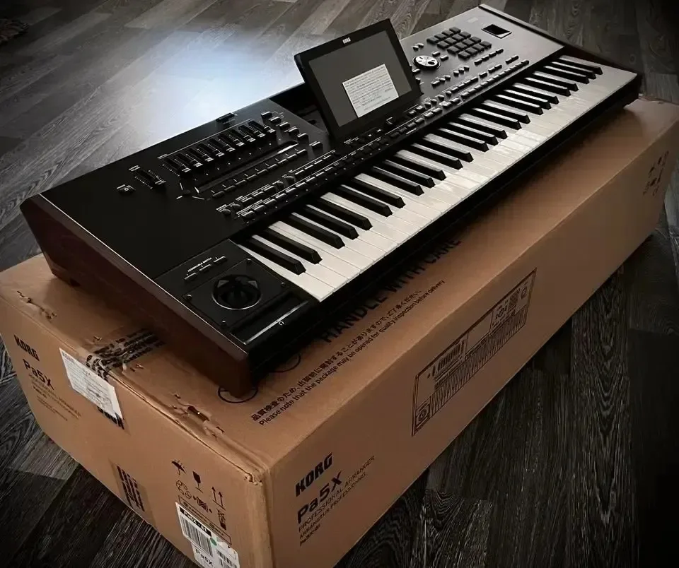 Профессиональная клавиатура-аранжировщик Korg Pa5X с 76 клавишами