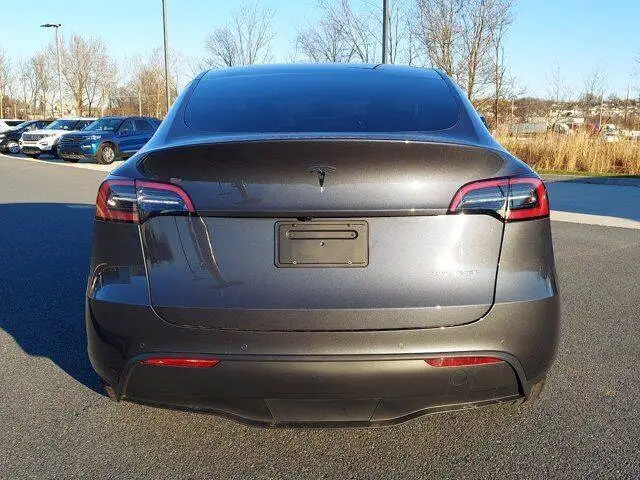 used 2021 Tesla Model Y AWD Long Range 4dr Crossover  253 miles