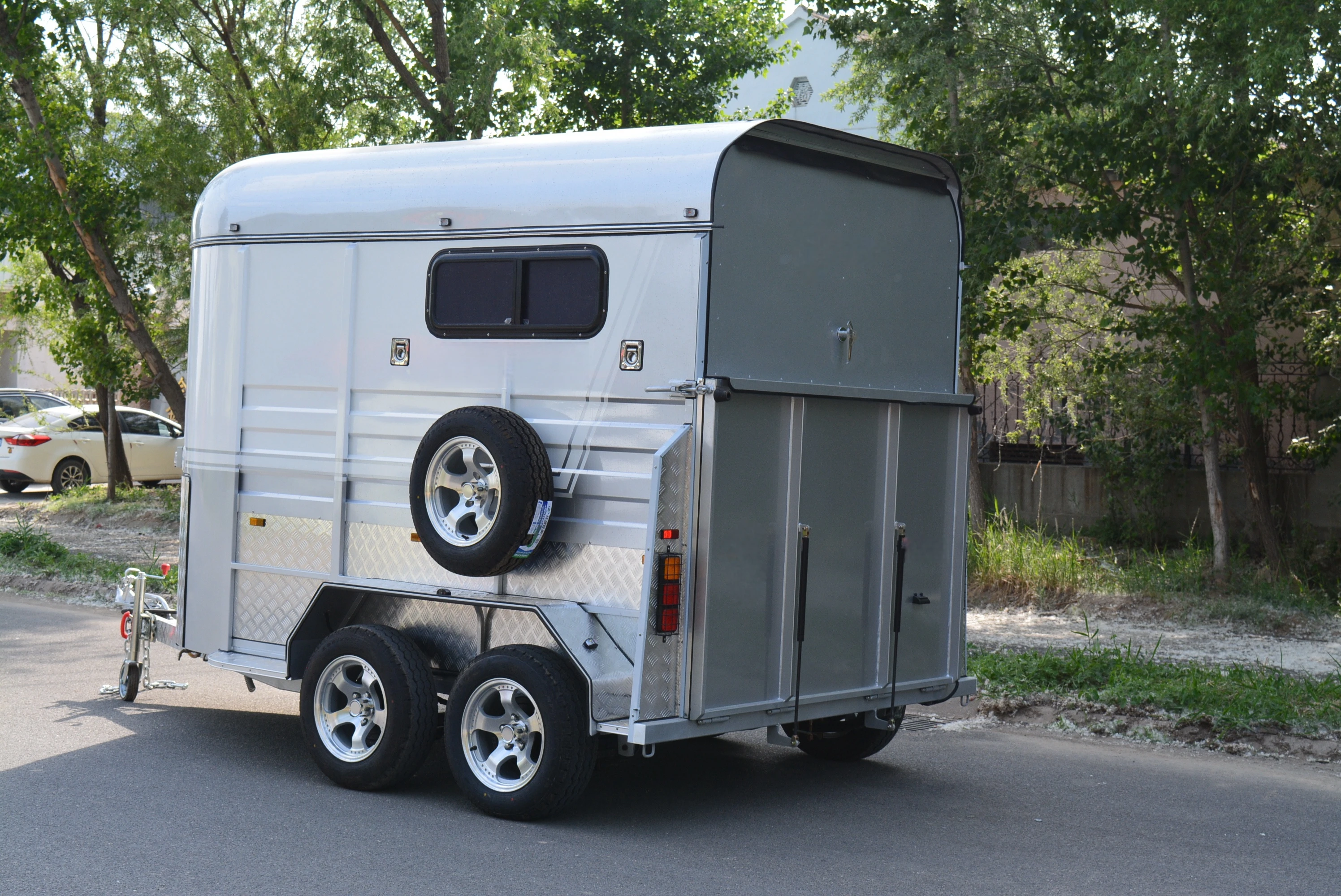 2024 Factory Customized Design Durable And High Quality Can Customized Horse Truck Easy To 2 Horse Float 2HSL-D