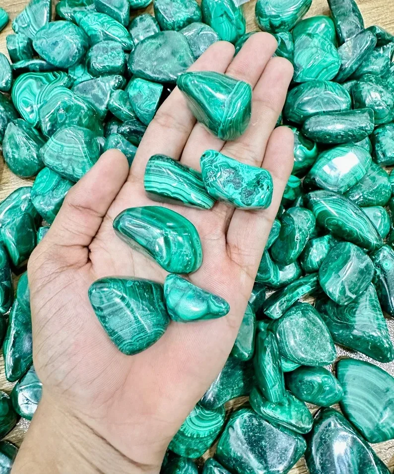 Online Purchase of Genuine Malachite Tumbled Stones Semi-Precious Stone Crafts Natural Crystal Wholesale for Decorative Usage
