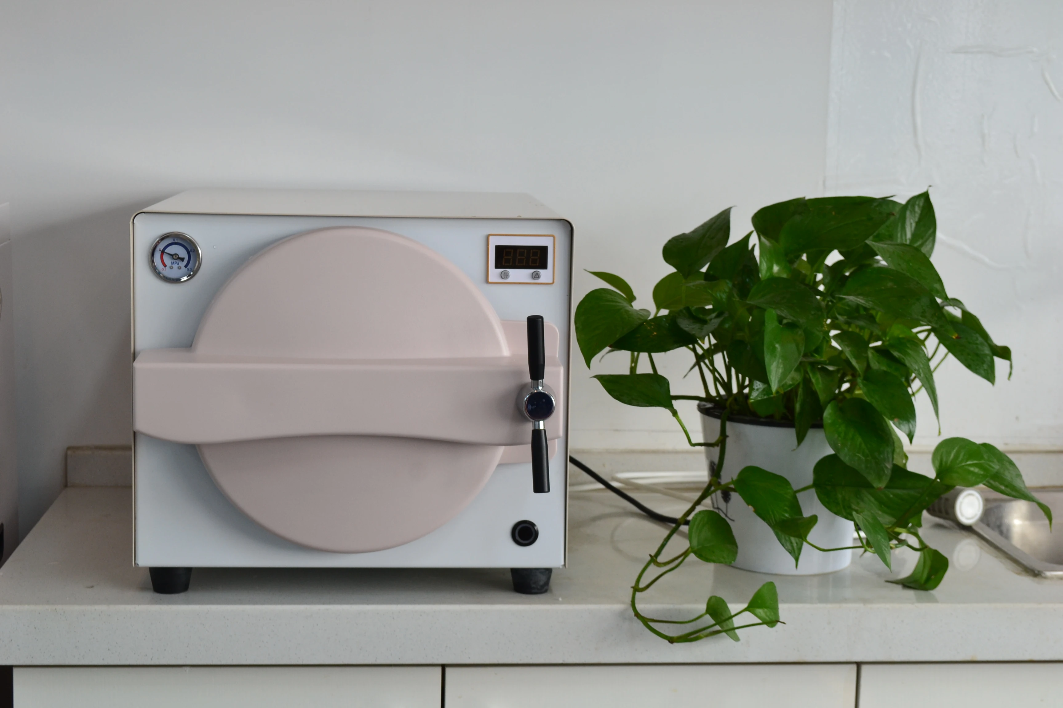 18L High-Pressure Autoclave Medical Sterilizer New Type with Electric Power Source