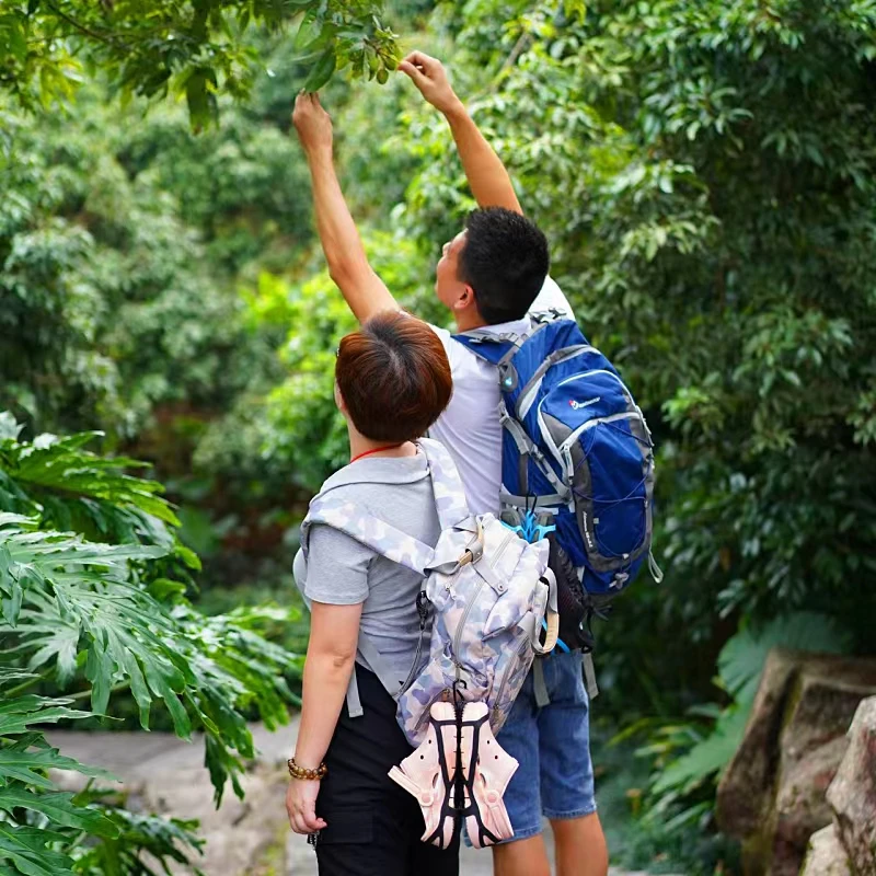 Outdoor hiking shoes sneakers convenient storage artifacts silicon shoe holster for other equipment to free up space