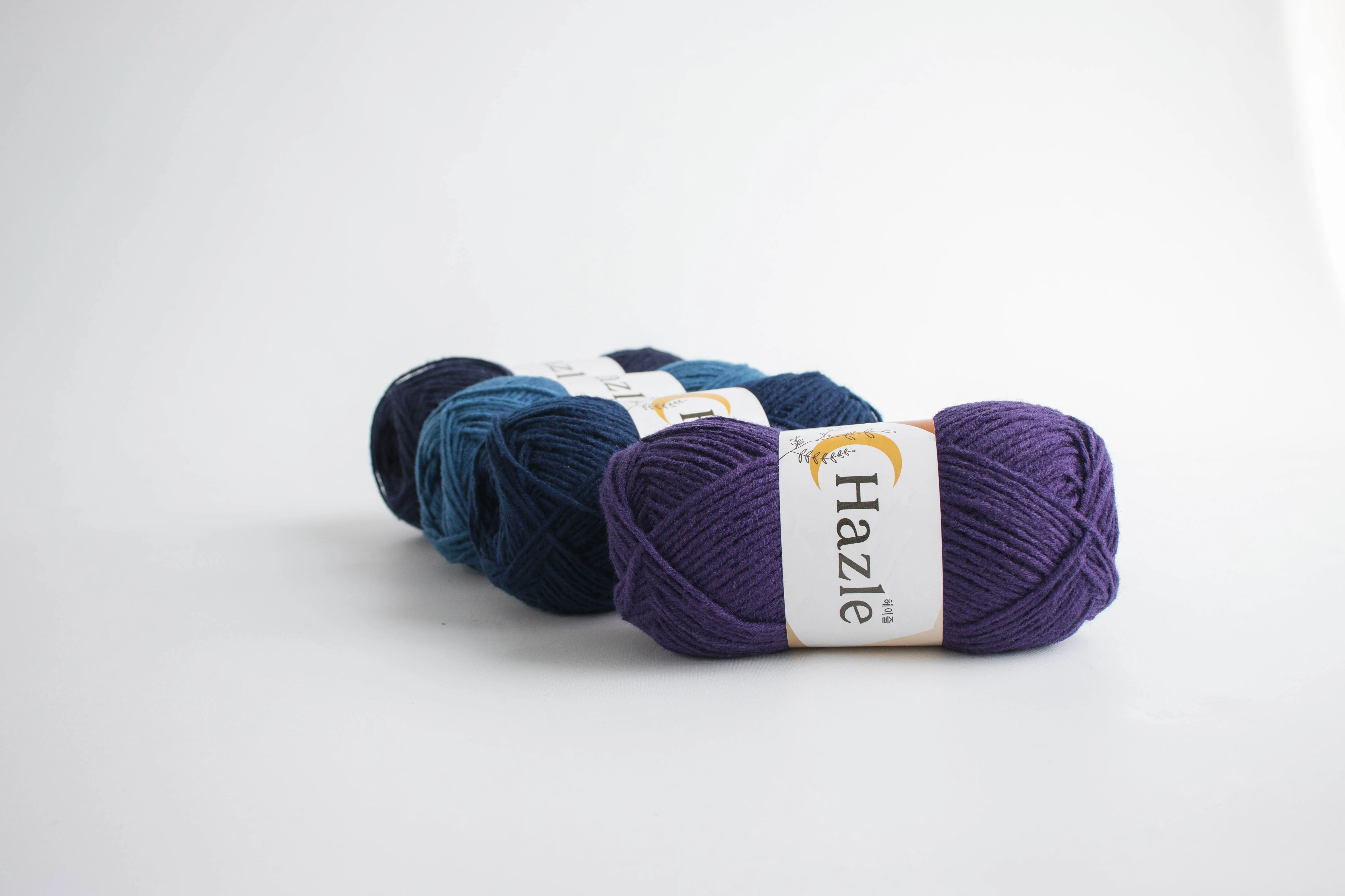 Hazle (100g) Crochet Knit Yarn Acrylic Wool Combined Yarn for Blanket Clothing Bag Made in South Korea High Quality