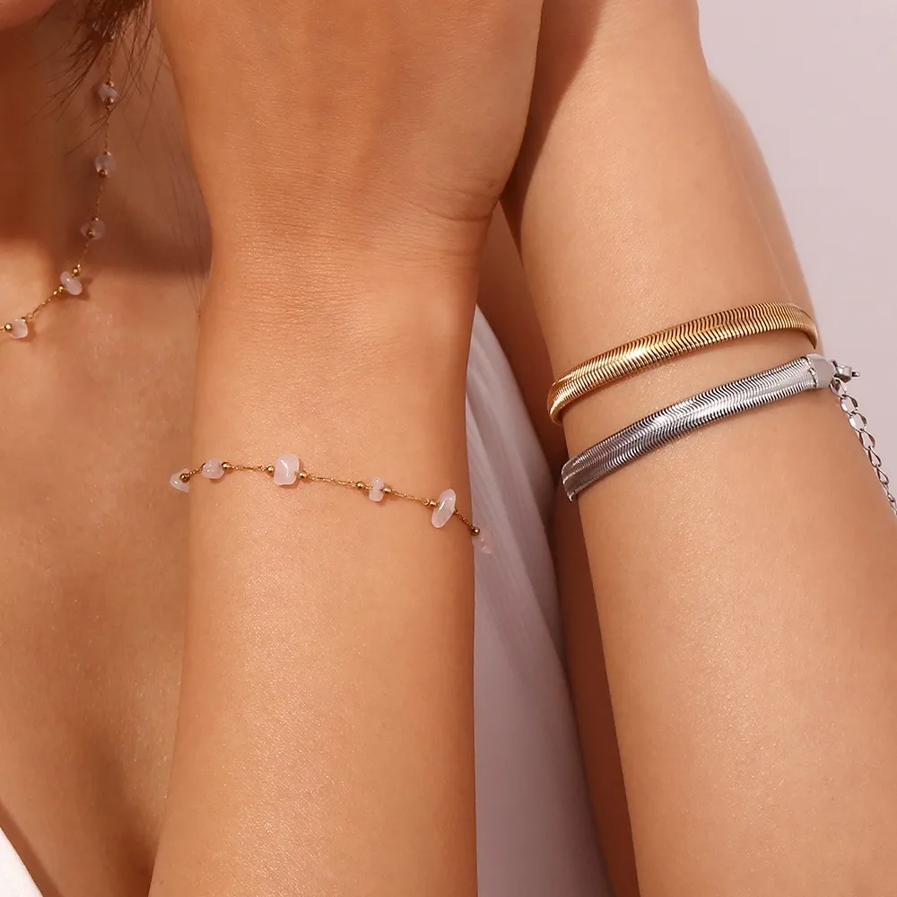 Fashionable Retro Hand Jewelry Stainless Steel 18K Gold Plated Love Flower Bracelet for Women