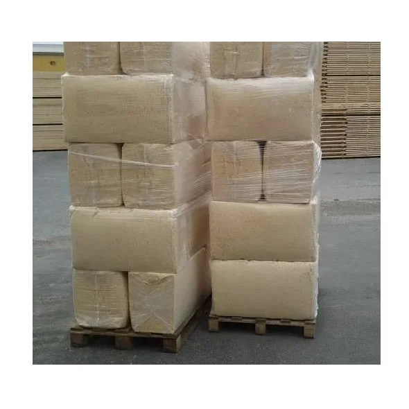 Best Price Acacia Pine Shavings Sawdust Wood Chips for Animal Bedding Dried Wood Pellet in Powder Form