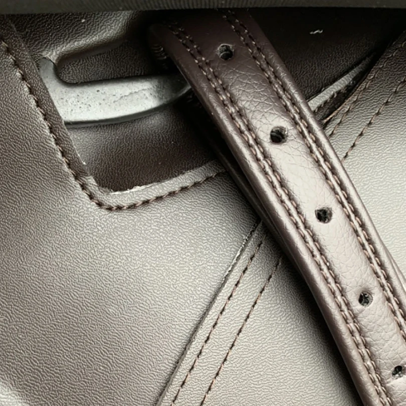 New Arrival Best Design Customized Leather Material Light Weight Horse Riding Saddle In Black Color