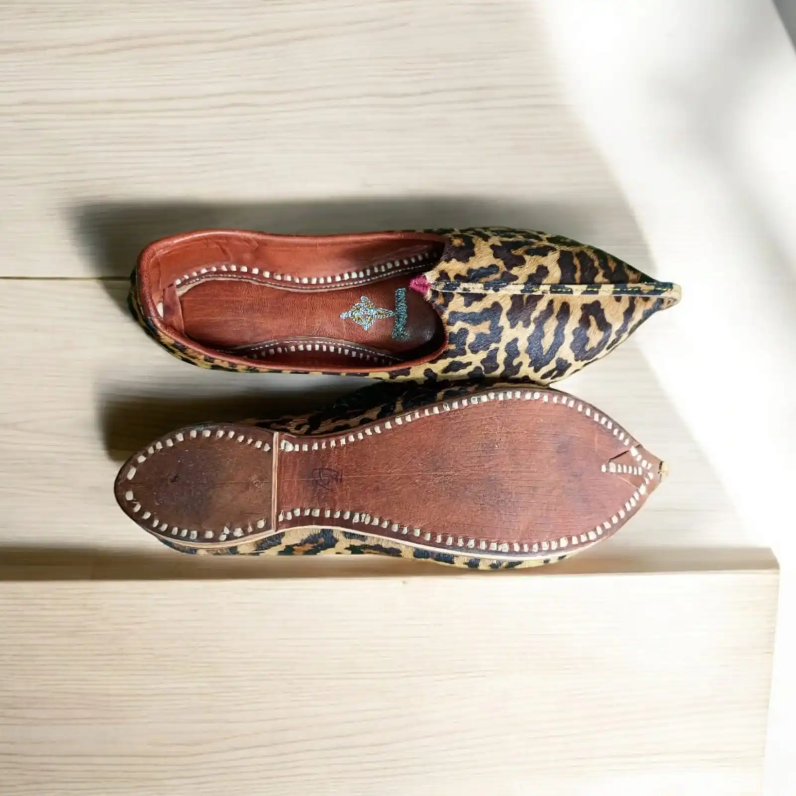 Genuine Goat Leather Embroidered Handmade Mojari for Men Traditional Indian Craftsmanship for Every Occasion