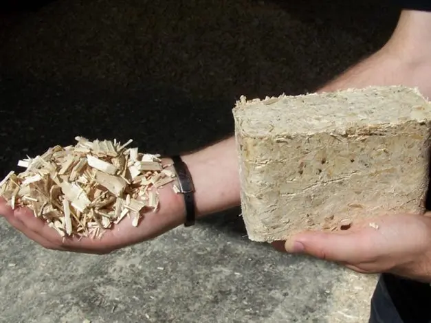 Biofuel Sawdust/RUF Briquettes/WOOD PELLETS OEM suplly for band home and animal farm heating FACTORY SUPPLY  PRICE