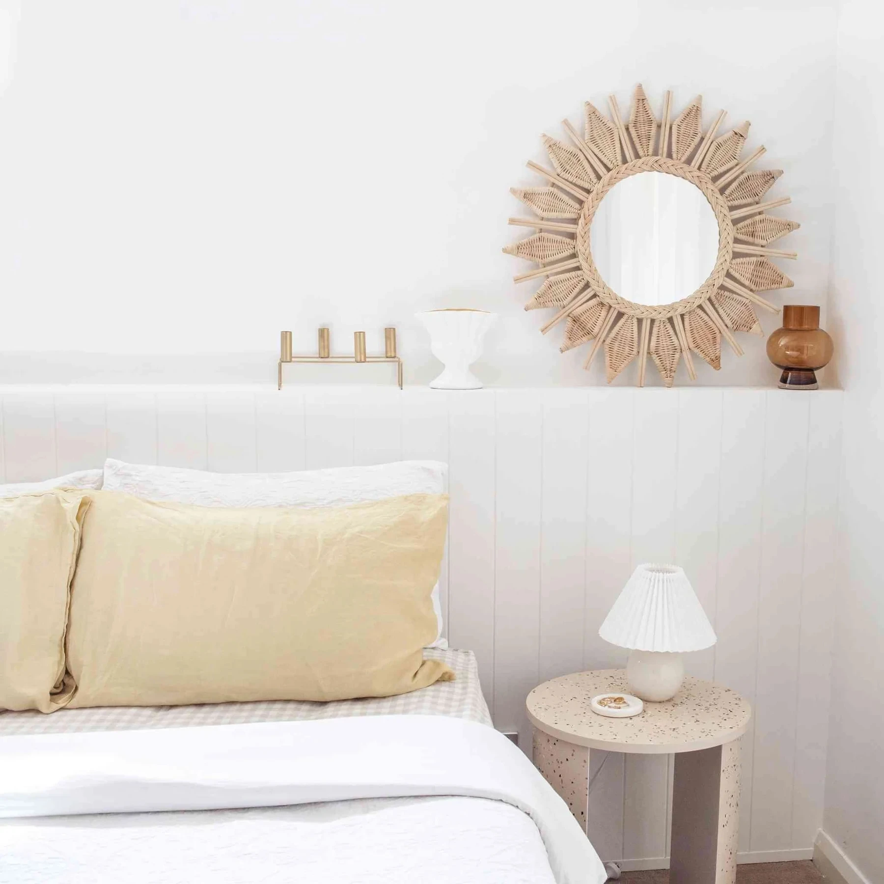 Latest Collection Classic Natural Rattan Wicker Handicraft Hanging Mirror Wholesale Decorative Seagrass Wall Mounted Mirrors