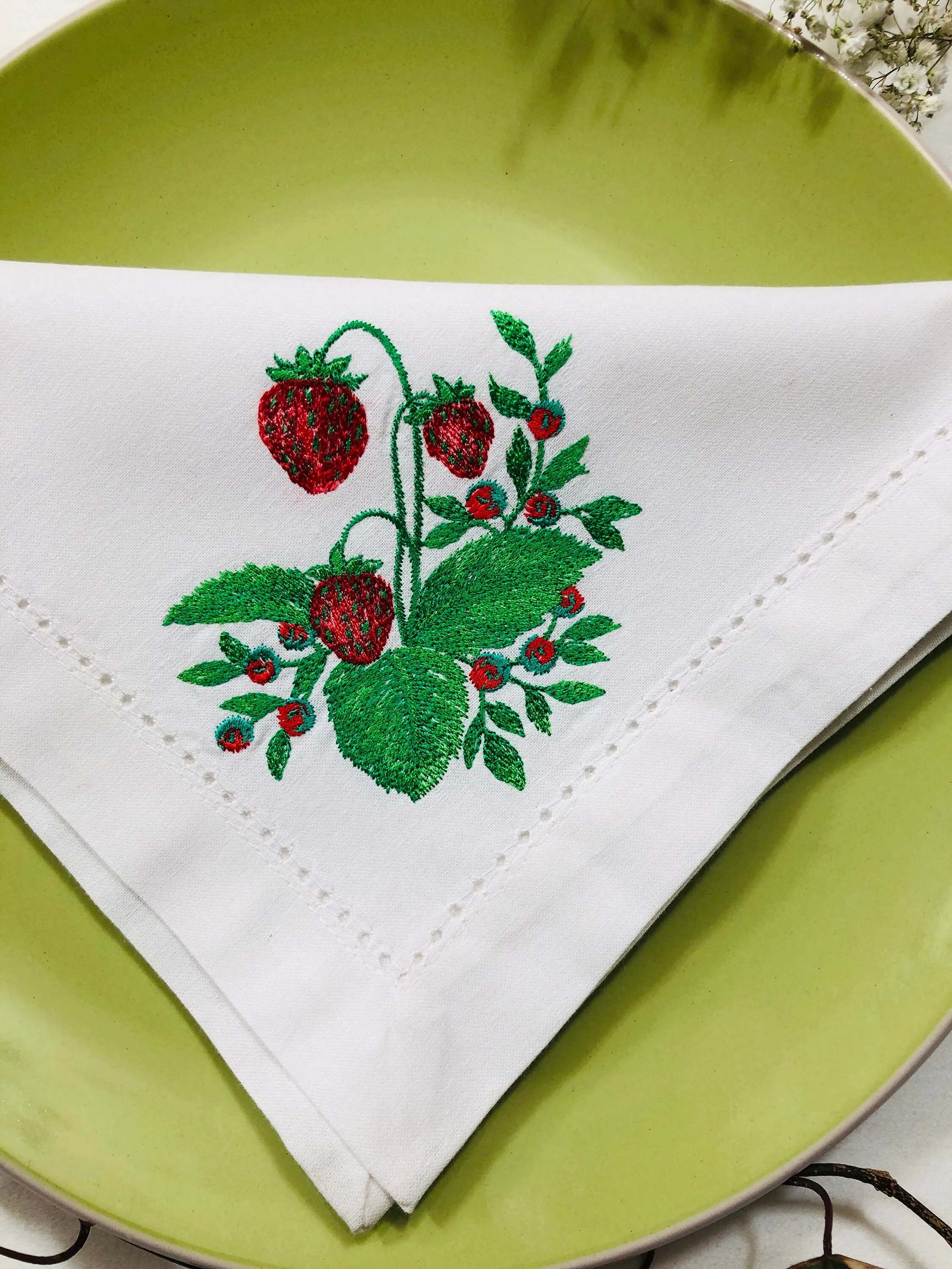 Yellow Flower Napkin High Quality Reusable Wedding & Restaurant Use Eco Friendly Linen Embroidery Napkin 100% Cotton Sustainable