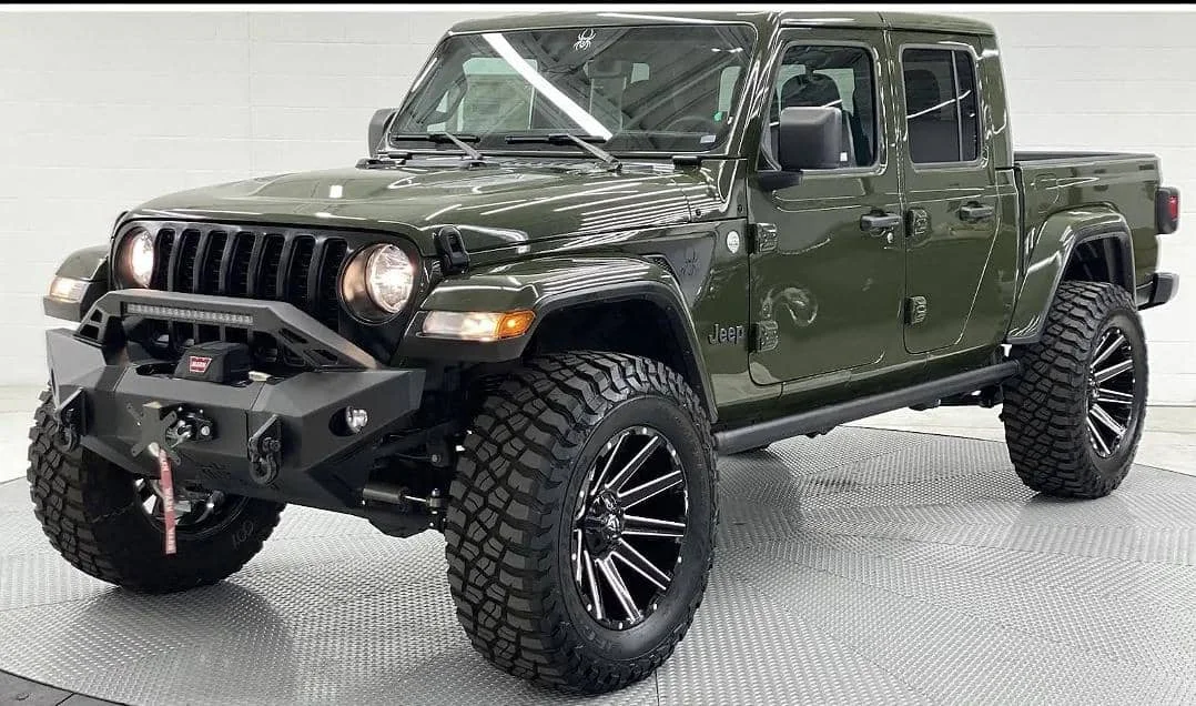 Подержанные джипы-гладиаторы 4x4 по суше 4dr 5 мест 2020 модели 100% отлично работает без происшествий с гарантией 1 год.