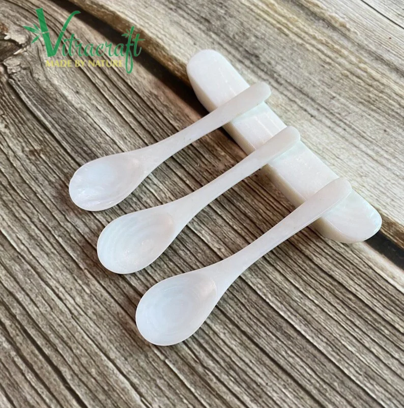 Handmade Caviar Mini Spoon Made From White Mother-of-pearl Shells the Pacific Ocean Engraved Custom Logo Size 5.5cm