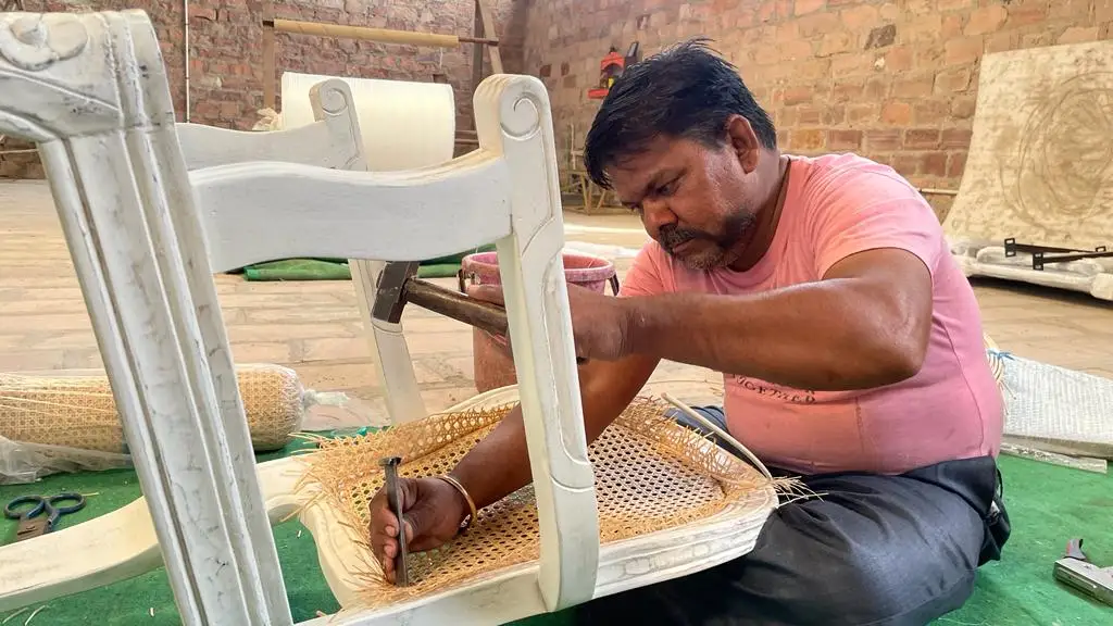 High Quality Round Wooden Dining Table Made From 100% Solid Mango Wood For Home Furniture Dining Room and Wholesale