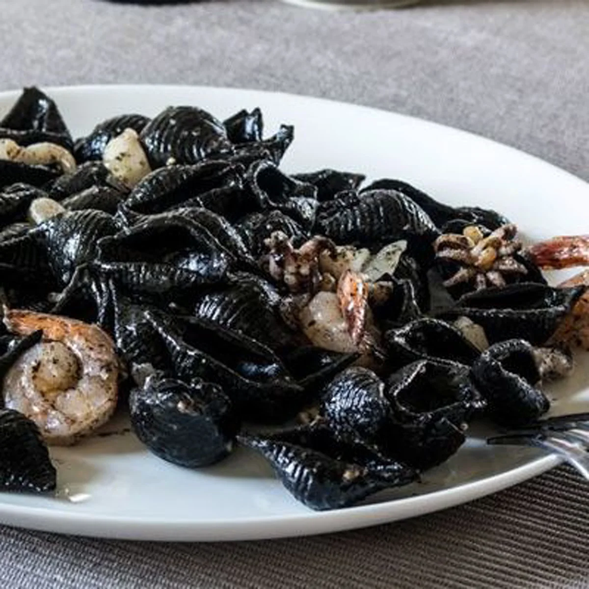 CONCHIGLIE WITH NATURAL CUTTLEFISH INK