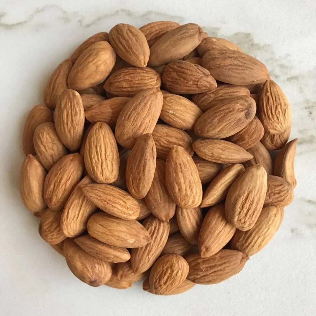 Wholesale Delicious and Healthy Raw Almond Nuts Organic Almonds In Bulk