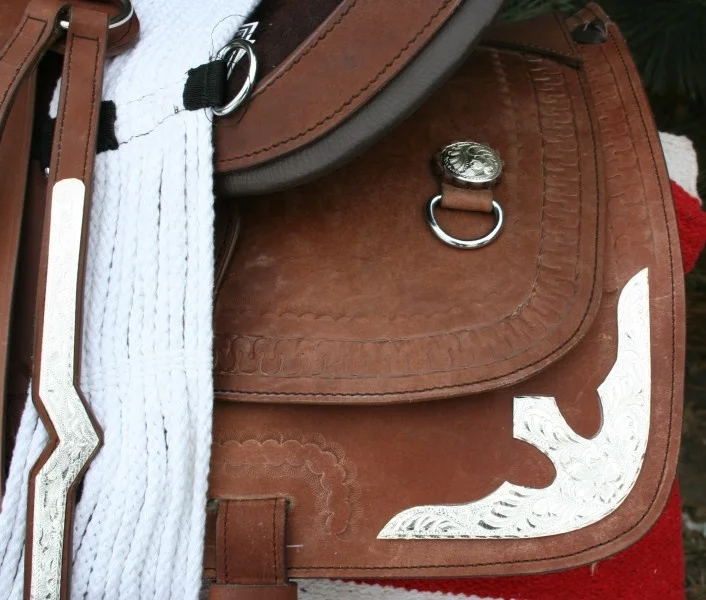 High Quality Western Style Work Saddle with Matching Headstall and Breastplate for Horse Riding Classic English Type