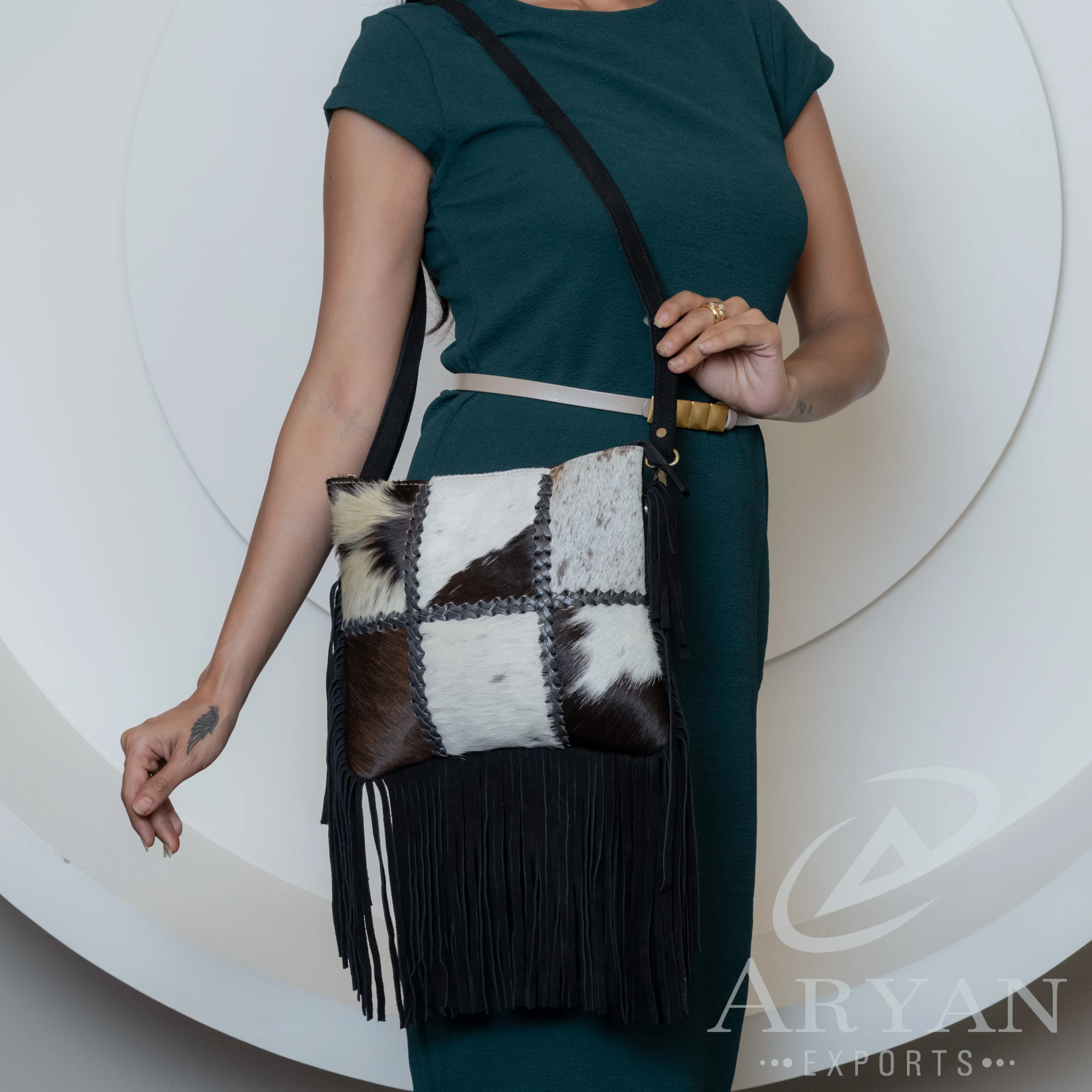 New Western Style Women Hair On Hide Fur Fringe Leather Sling Bag Patches Handbag Crossbody Fashion Gypsy Fringe Stylish Bags