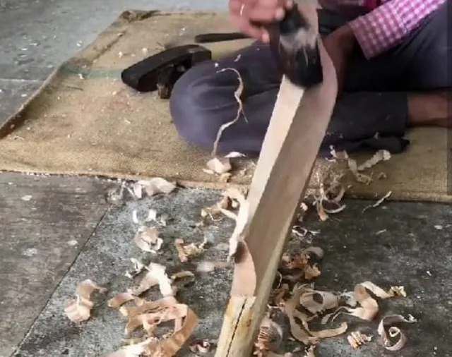 Professional Players High Quality Alum Tanned Leather Cricket Ball English Willow Cricket Bat