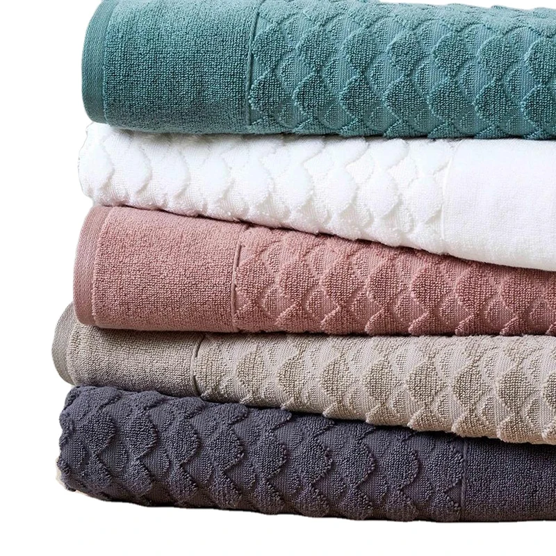 Wholesale 100% cotton Bath Towel Colourful stock Bath Towel Beautiful Nylon Washing Towel