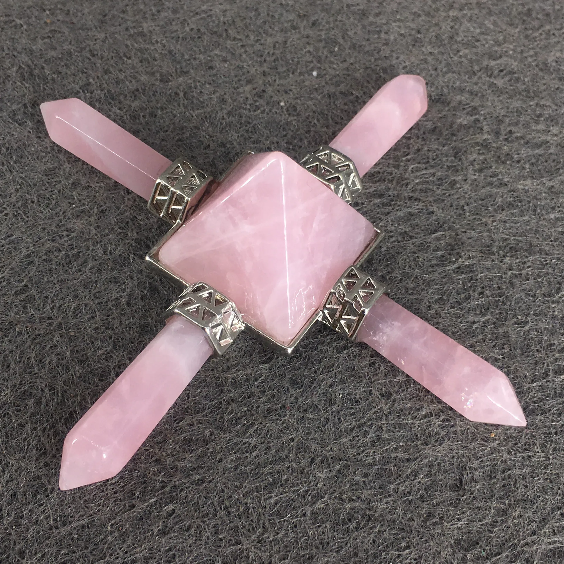 2024 Healing Balance Indian Chakra Pyramid Natural Gem Stone Energy Generator White Purple Crystal Obsidian Crystal Ornaments