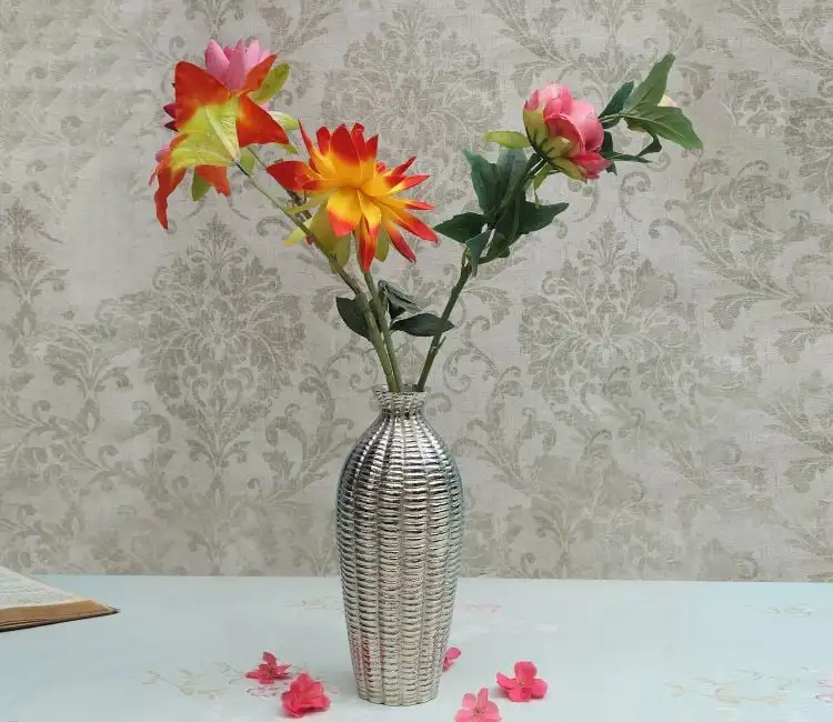 Unique Design Decoration Metal Flower Vase Customized Finished Decorative Flower Holder Modern Wholesale Flower Pot