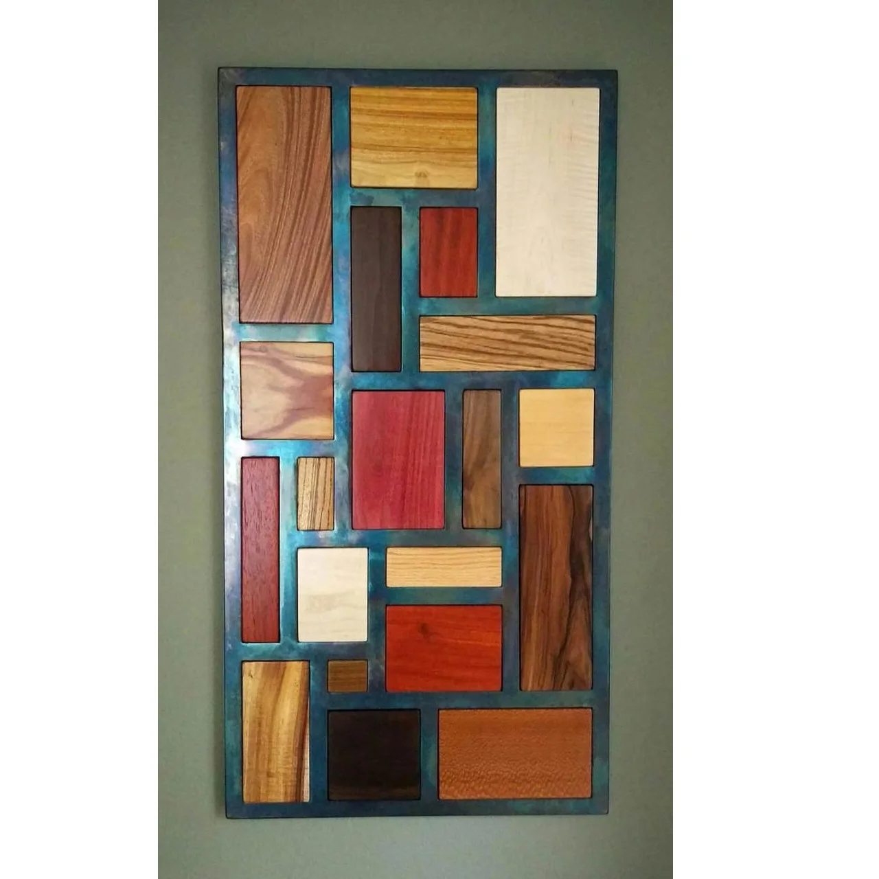 Attractive Wooden Wall Art Royal Chopping Blocks with Metal Frame Powder Coated Solid Wood Wall Art For Home Decoration