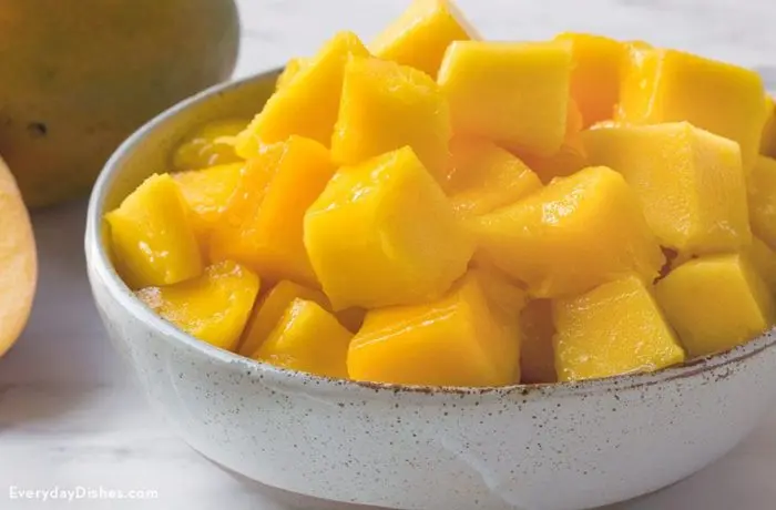 Лучшие продажи вьетнамский производитель высококачественные консервированные тропические кубики манго в легком сиропе по низкой цене