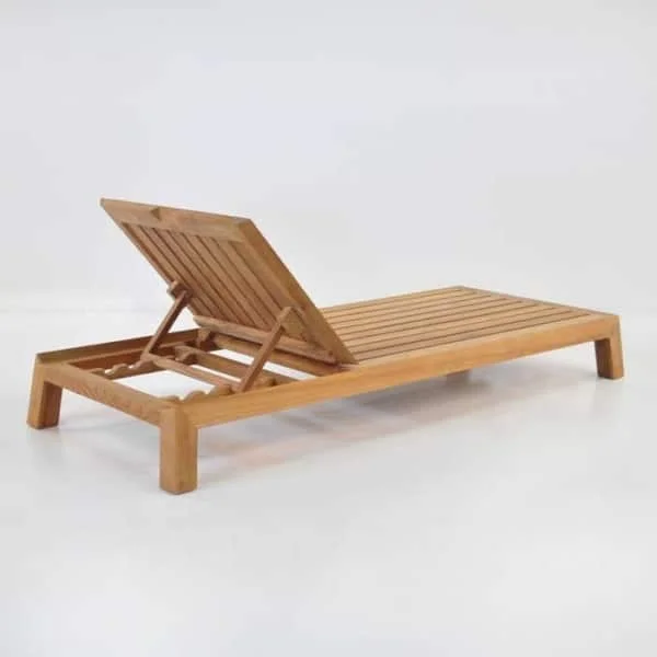 Best quality Teak Solid Wooden HULA Sun Bed With Natural Finish And Sunproof Chusion
