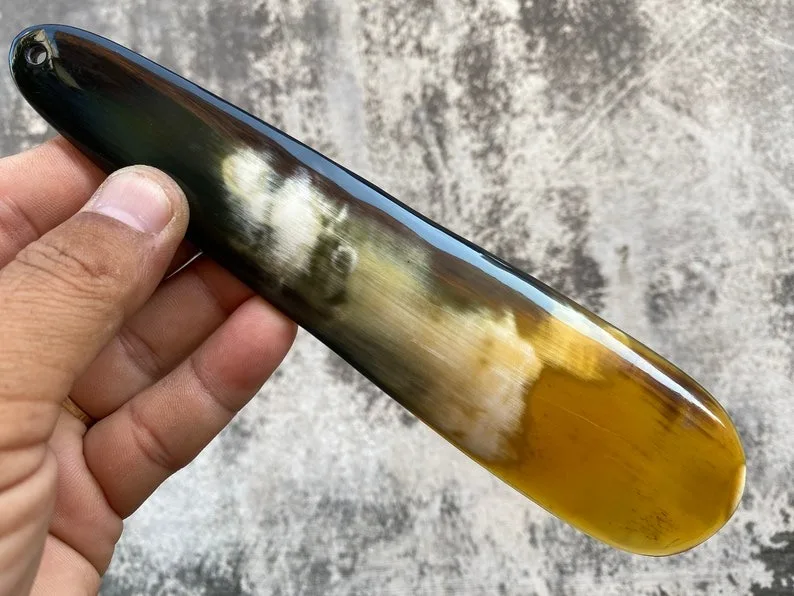 Shoe horn small handle polished Real water buffalo shoe Horn Short and with logo handle for sale By Bule Moon Exports