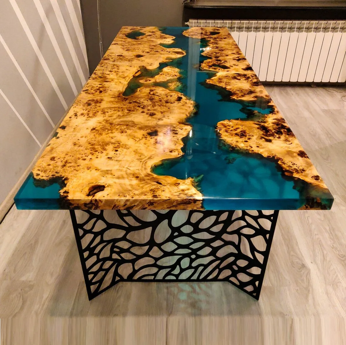 Custom Handcrafted Beautiful Hardwood and Resin Craft Ocean Designed Tables for Living Room Furniture Options from India
