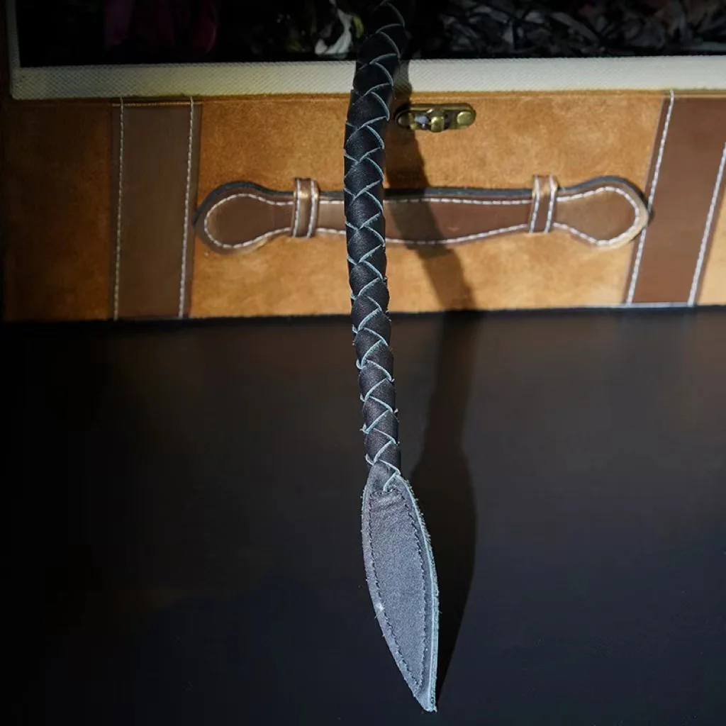 SM Sentiment Bestrafung Pferd Peitsche Schwere Peitsche Training Weibliche Sklave SP Werkzeug Neunschwanzige Peitsche