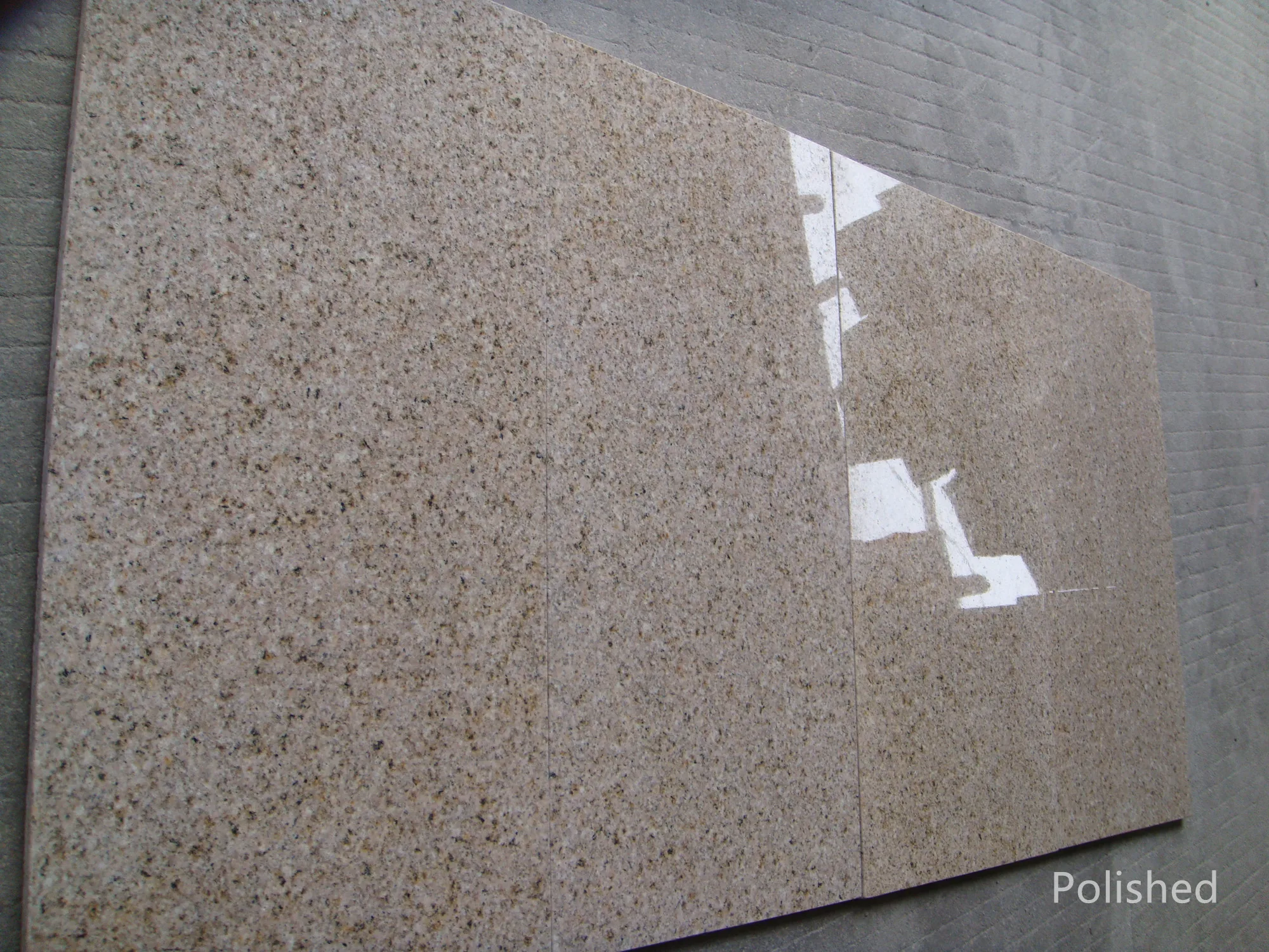 Popular China Yellow Granite Desert Gold Sunset Gold G682 Beige Granite Exterior Flamed Bush hammered Paving Tiles