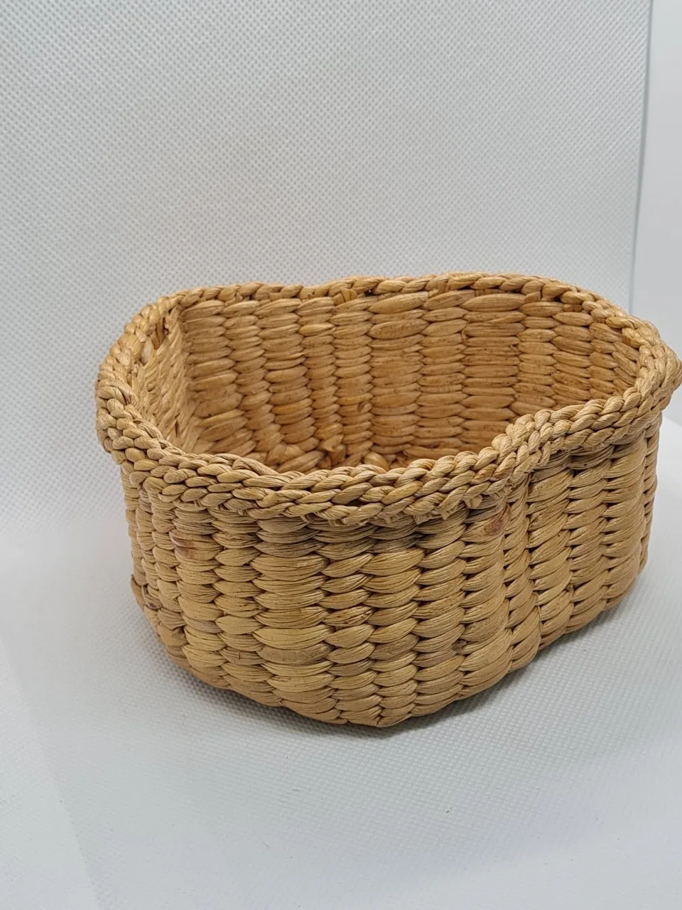 Wholesales Heart Rattan Wicker Storage Baskets for kitchen decorate and storage Handmade Ready To Ship From Thailand