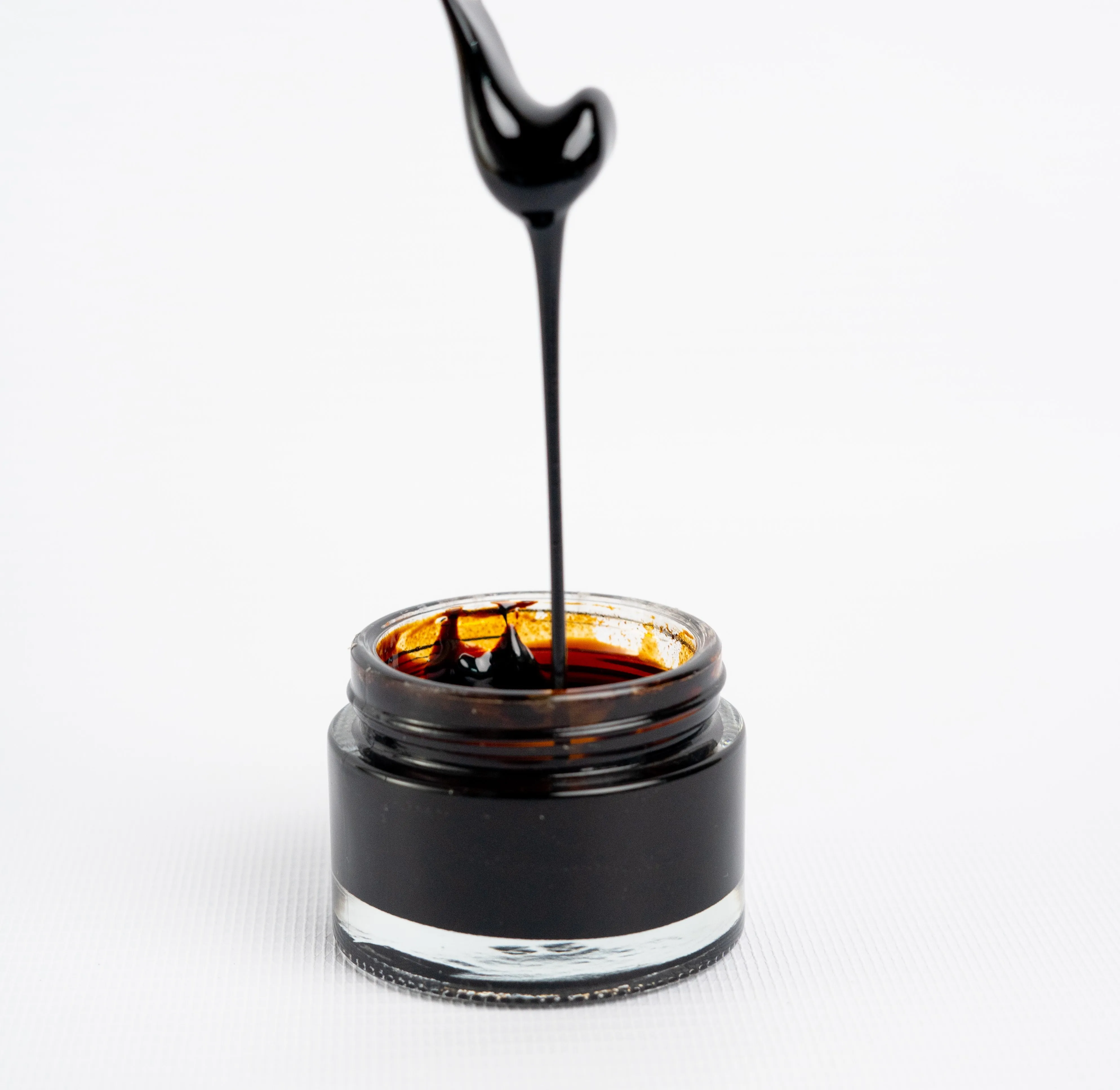 Чрезвычайно мощная Органическая Смола Shilajit 15 грамм, полученная на более 17000 футов в гималайских горах скарду, Пакистан