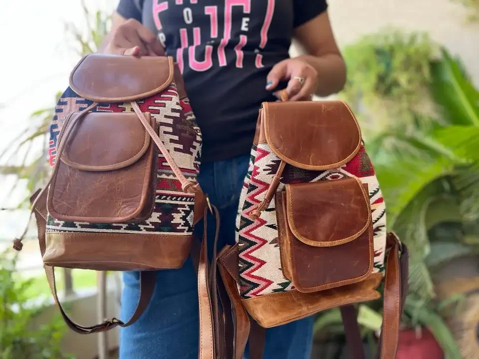 Trend Fashionable Women Large Capacity Laptop Bags Backpack Pastoral Style Colorful Print Casual Backpack For Women Leather Bags