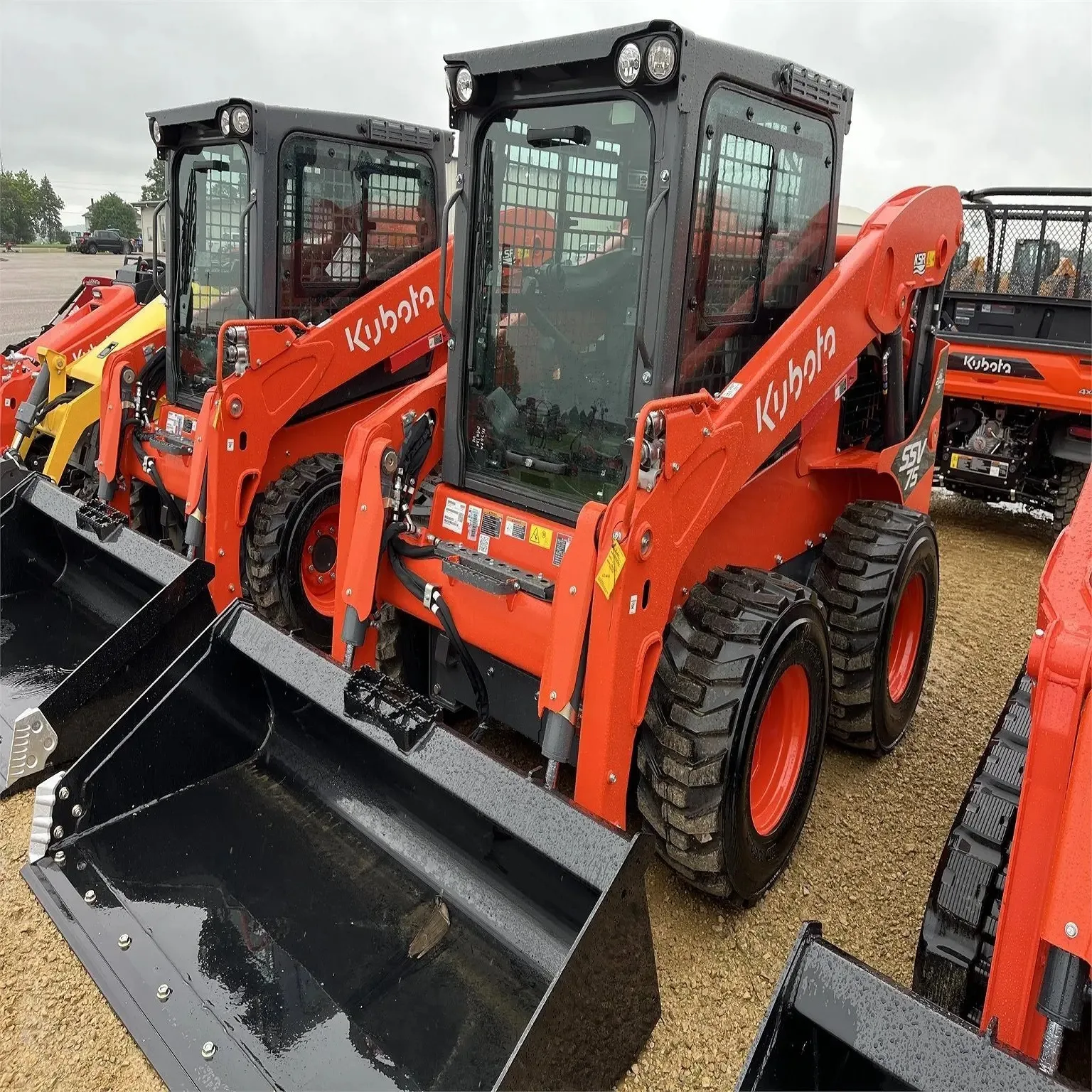 Гусеничный погрузчик EPA Euro 5 для продажи 2024 Kubota SSV 75